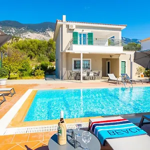 https://villa-erasmia.kefaloniahotels.net